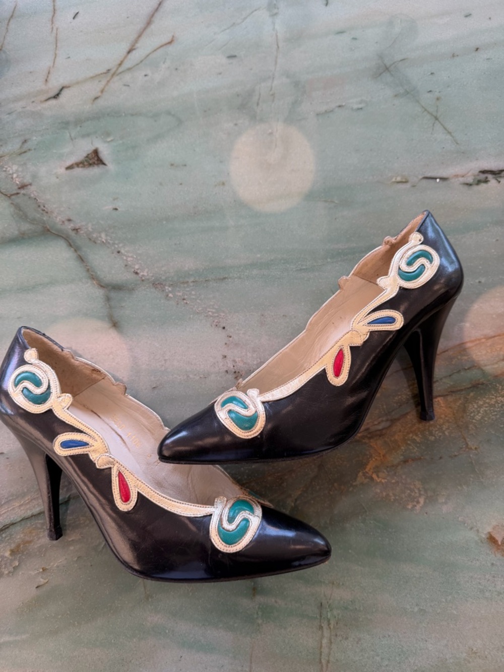 Vintage Paradox by zalo black / multicolored pump size 6